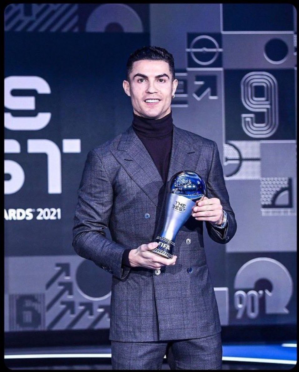 mugo_jon's tweet photo. 🚨🗣Rigged. FIFA should provide a comprehensive explanation of exactly what Messi did to win FIFA men's player award of 2023 ahead of Cristiano Ronaldo, Halaand and Mbappe. 

Disgusting🤐

Like if you believe Cristiano Ronaldo is the worthy winner❗️❗️ https://t.co/NqEIy3AUuP
