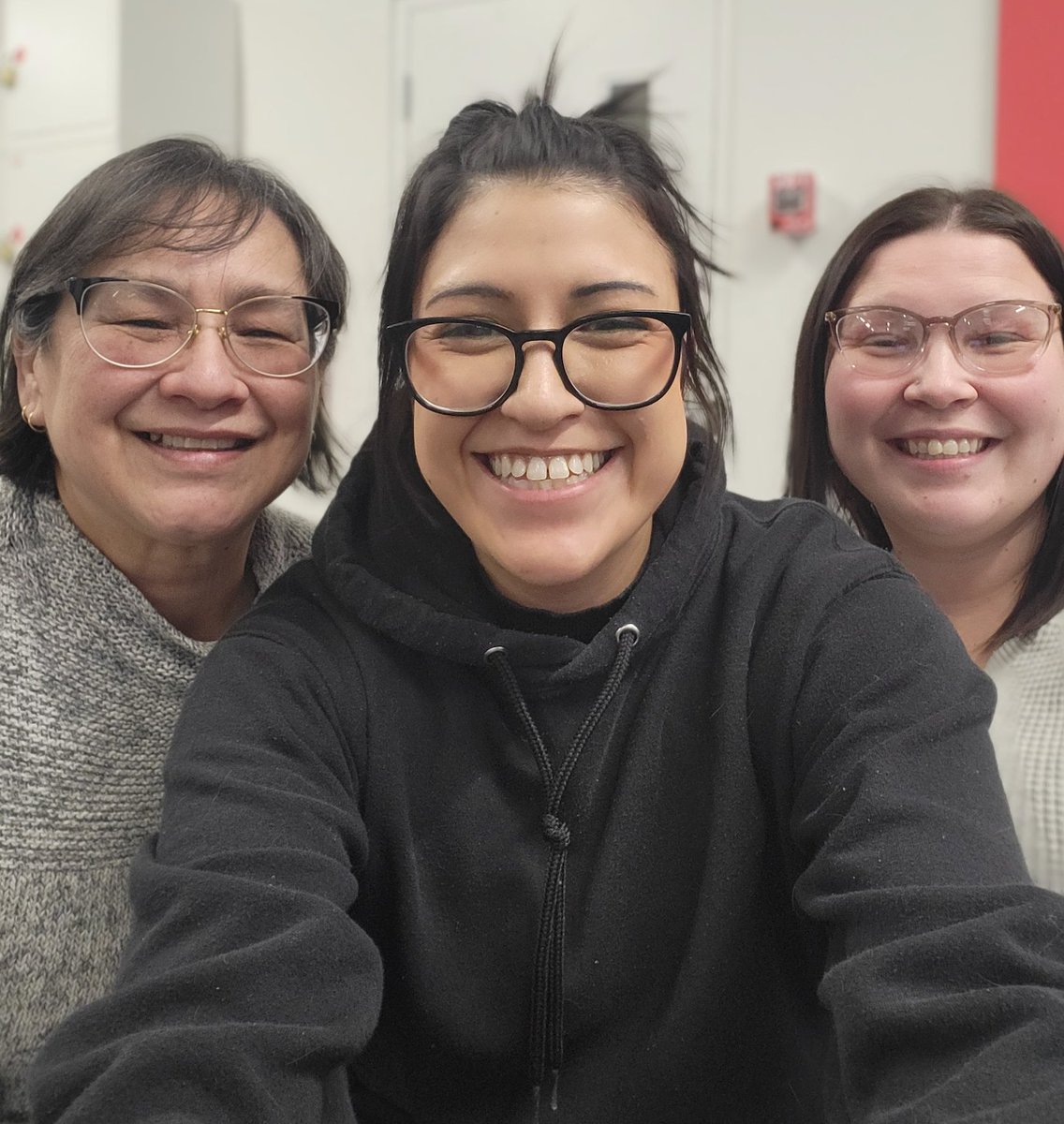pipikwanpcomms's tweet photo. Our team came back to work last week ready for 2024! Some folks from a couple services areas met up to plan for their teams and clients. We're excited to about the incredible strides each team will make this year. #TeamWork #CommsPros #PR #Engagement #Media Relations ✨ https://t.co/69o0wj0YEm