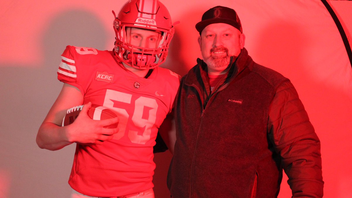#AGTG After an amazing Official Visit and conversation with  <a href="/CoachJFisc/">Coach Fiscus</a> , I am grateful to receive an offer from <a href="/MACBulldogsFB/">McPherson Football</a> !!
<a href="/coach_bpoe/">Bill Poe</a> <a href="/coach_penry/">Coach Penry</a> <a href="/NHSRecruits/">Northwest High School Football Recruiting</a>