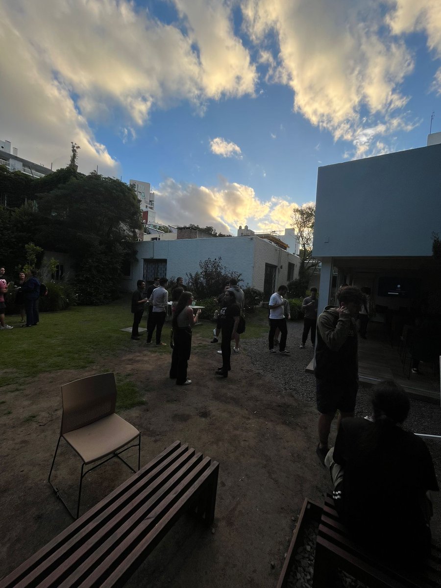 Una vez mas! 🍻 Hermoso meetup tuvimos el Jueves pasado. Gracias a todos  los que pasaron a saludar, y muchas gracias a Ernesto por la presentacion!

Los que hicieron esto posible: number8, Espacio Cowork, @pizzarequeso y <a href="/samyca_com/">SAMYCA</a>. Gracias por el apoyo!