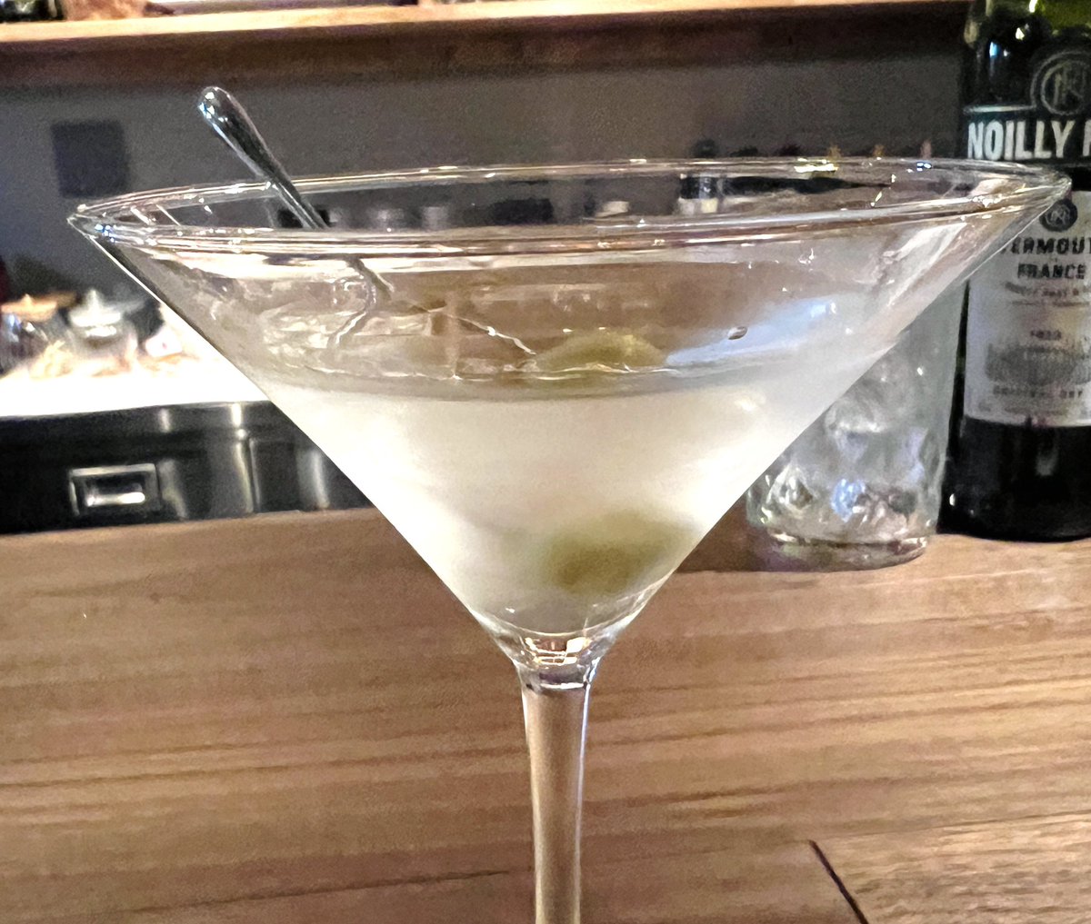 minatoya13's tweet photo. 二次会は昨年末にオープンした『Bar Seven』さんにて🍸

ハイボール2杯、ギムレット2杯、マティーニ、ジントニック・・・旨し。

#城崎 #城崎温泉 #豊岡市 #温泉 #ゆかた #旅行 #温泉街 #外湯めぐり #日本一ゆかたの似合うまち #barseven #バー #オーセンティックバー #温泉街のバー #ゆかたでバー https://t.co/zBz9KVJgZt