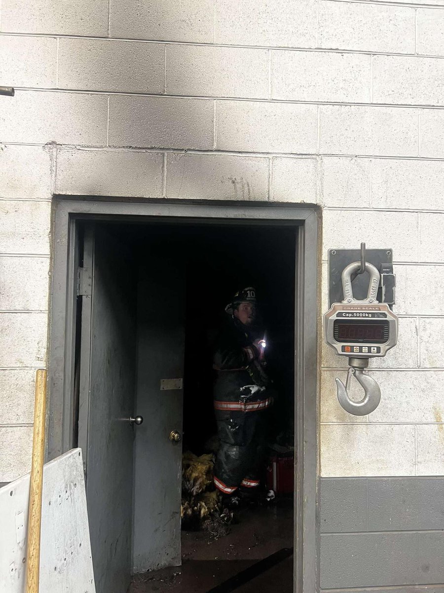 McD7575's tweet photo. Today the City of Logan FD was toned to American Hydraulics for a commercial structure fire. Crews made entry into the building to find one room fully involved with fire. Fire was knocked quickly and crews cleared. #LFD #TenHouse https://t.co/E0Cw3DCRnk