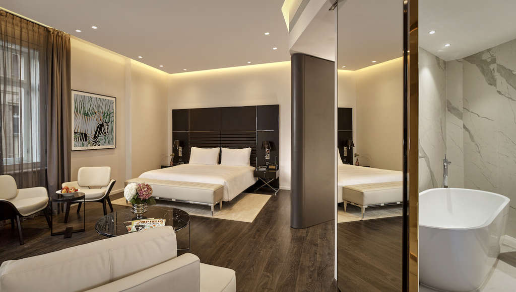 cppluxury's tweet image. Radisson Hotel Group sets new record in 2023, adding 30,000 keys to its portfolio

lnkd.in/d_ehxdsi  (full article)

#RadissonHotelGroup #RadissonBlu #RadissonCollection #RadissonHotels #hospitality #hotels #expansion @RadissonHotels