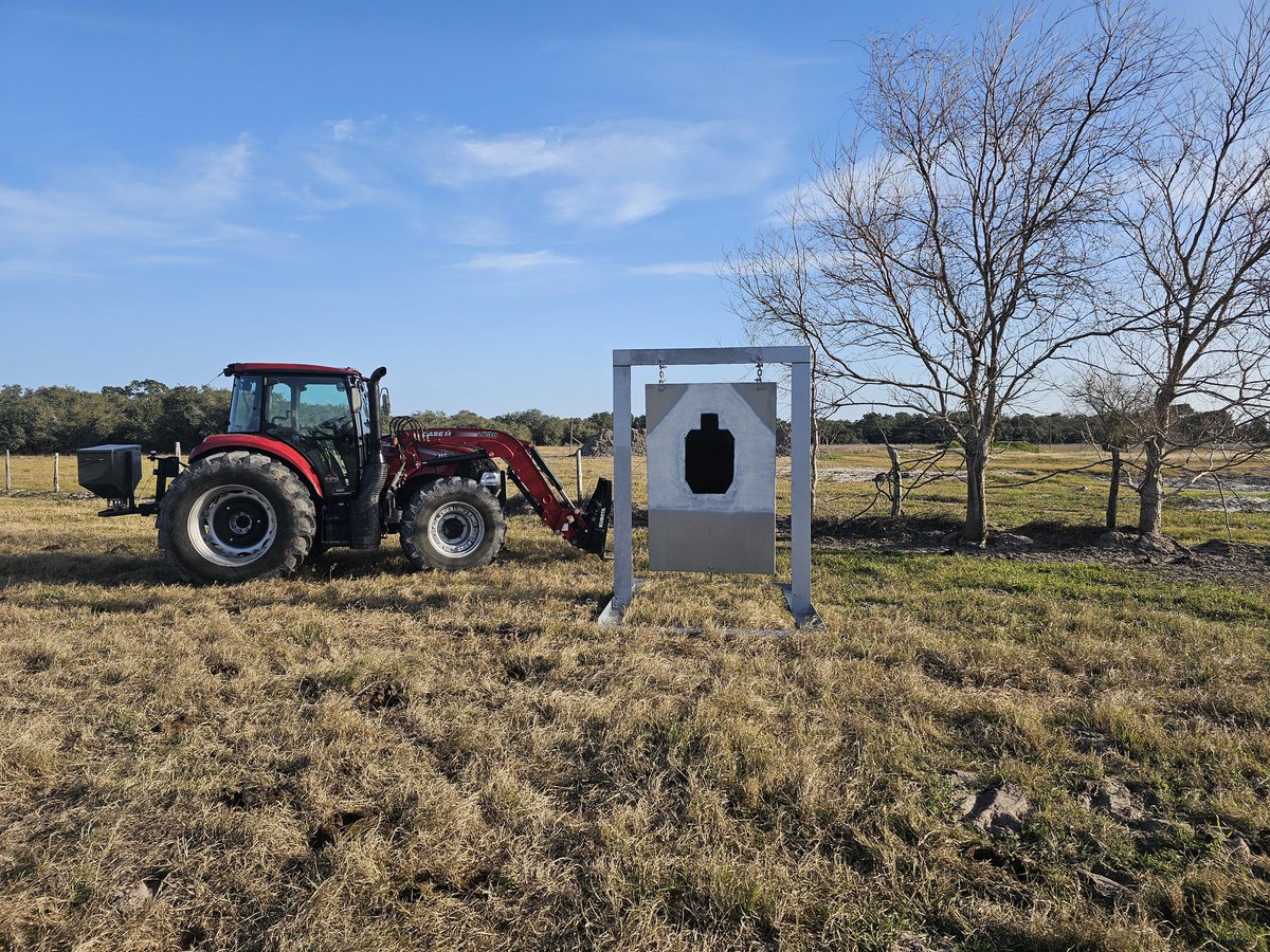 TheCarlHisey's tweet photo. Setting up the long distance rifle range.
1170 yds!!!
#precisionshooting #longdistanceshooting
#sniper #marksman https://t.co/JdvXrCJ1QA