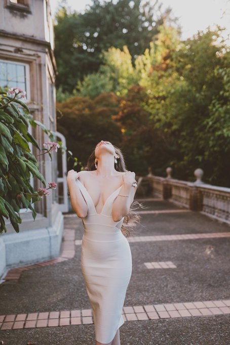 Can I be your garden of earthly delights? 🥰 🌱  photos by @CorwinPrescott https://t.co/cFSg08lW3z