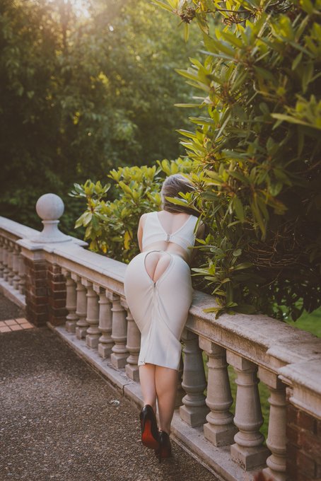 Can I be your garden of earthly delights? 🥰 🌱  photos by @CorwinPrescott https://t.co/cFSg08lW3z