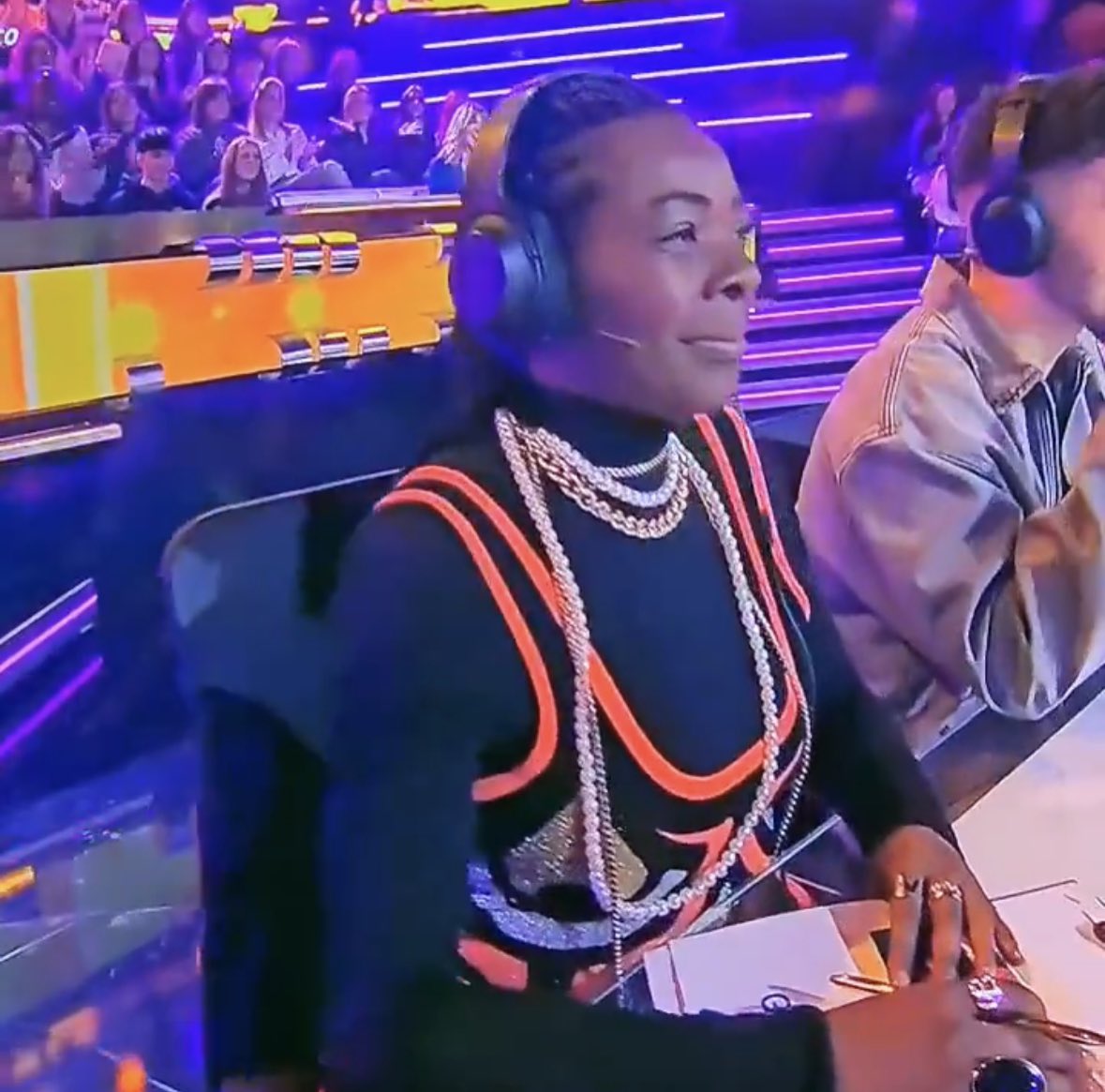 pabsperezz's tweet photo. Buika: Juanjo te como todas tus cosas negras.
Juanjo: eso lo hace Marti-
Buika: a mi papi NI LE NOMBRES 
#OTGala7 https://t.co/olnyBpfN1x