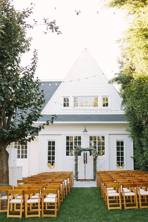 CoutureFiore's tweet image. Your wedding venue is one of the biggest costs when it comes to your wedding. If you are looking for ways to stay within your budget we have some tips for you here: fiorecouture.blogspot.com/2024/01/how-to… 

#weddingguide #bridetobe #weddingideas