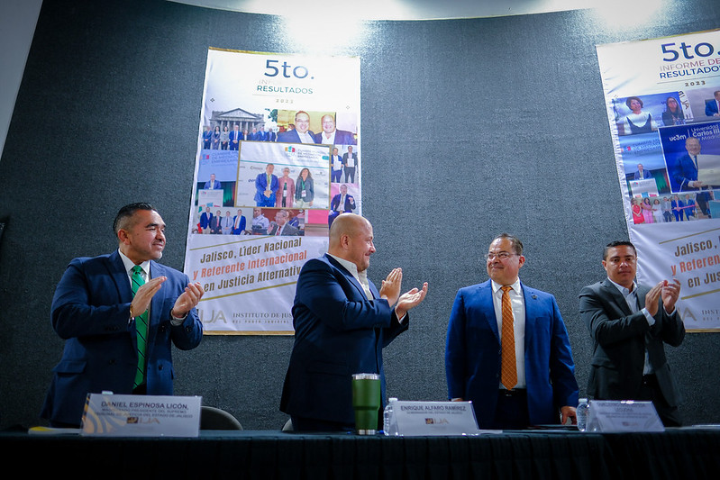 Hoy se hizo un justo reconocimiento al jalisciense y mexicano excepcional Sergio García Ramírez, quien falleció recientemente. Él fue un jurista, omnisciente, talentoso y honesto servidor público de la República.