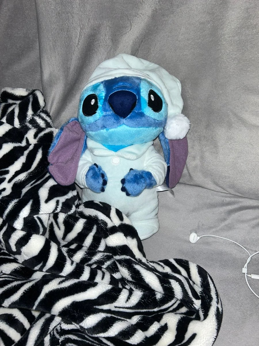 dhdjska's tweet photo. Nothing can replace the little doll that is always with me every time I sleep 🫶 https://t.co/5amV7rMQZ6