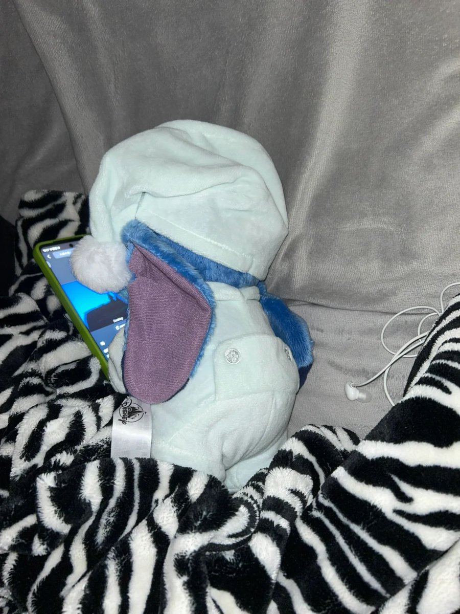 dhdjska's tweet photo. Nothing can replace the little doll that is always with me every time I sleep 🫶 https://t.co/5amV7rMQZ6