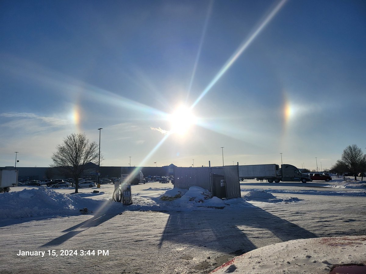WildLiebre's tweet photo. @RonDemersKTIV4 Check it out Rony this rainbow is that cool or what what causes it!! https://t.co/Rws99sRC1z