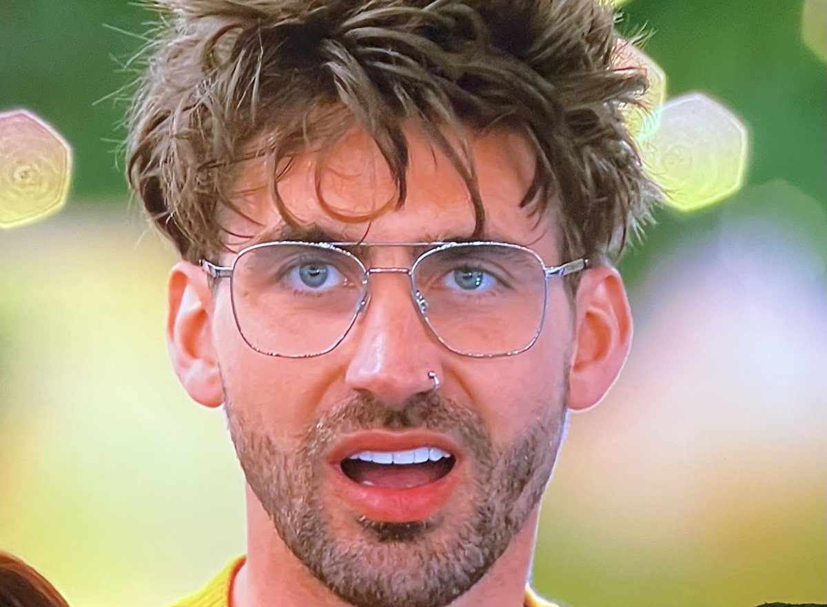 laurennriley_'s tweet photo. CHRIS IS ALL OF US RN 💀 this is gunna be a fire series 🔥 #loveisland https://t.co/Nd2t06MrBU