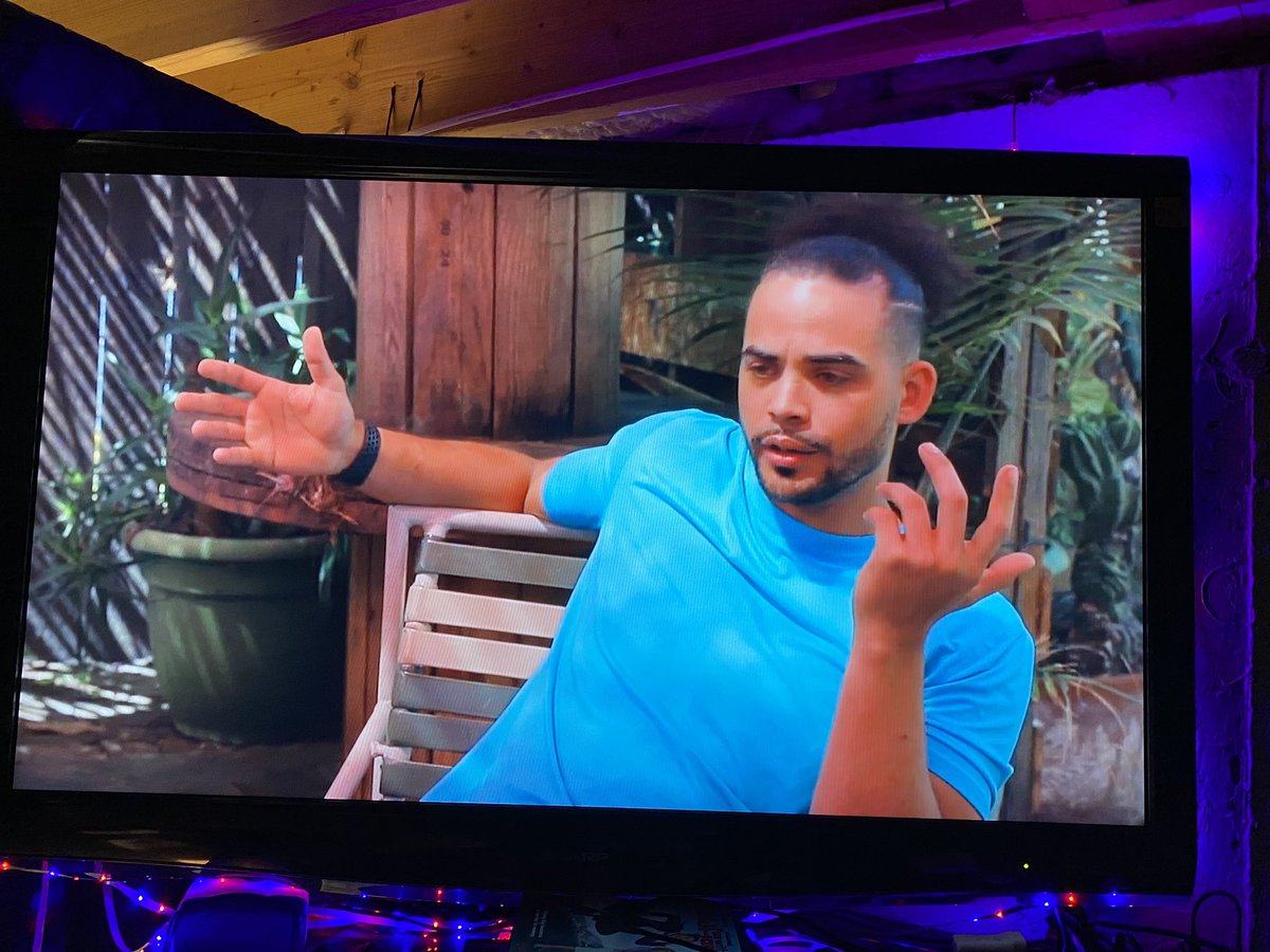 “Im doin this on my own…
Ain’t got no help
Ain’t got no family
Ain’t got not assistance…

…Ain’t got no toilet 😭😭😭
#90day #90DayFiance #tlc