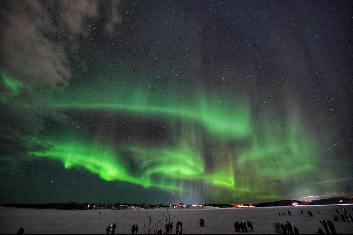 Fennphotography's tweet photo. Dropped very lucky on our holiday to Levi, #Finland last week, went on for hours in the end and we could have stayed all night #aurora #northernlights https://t.co/H2DLVb6rmj