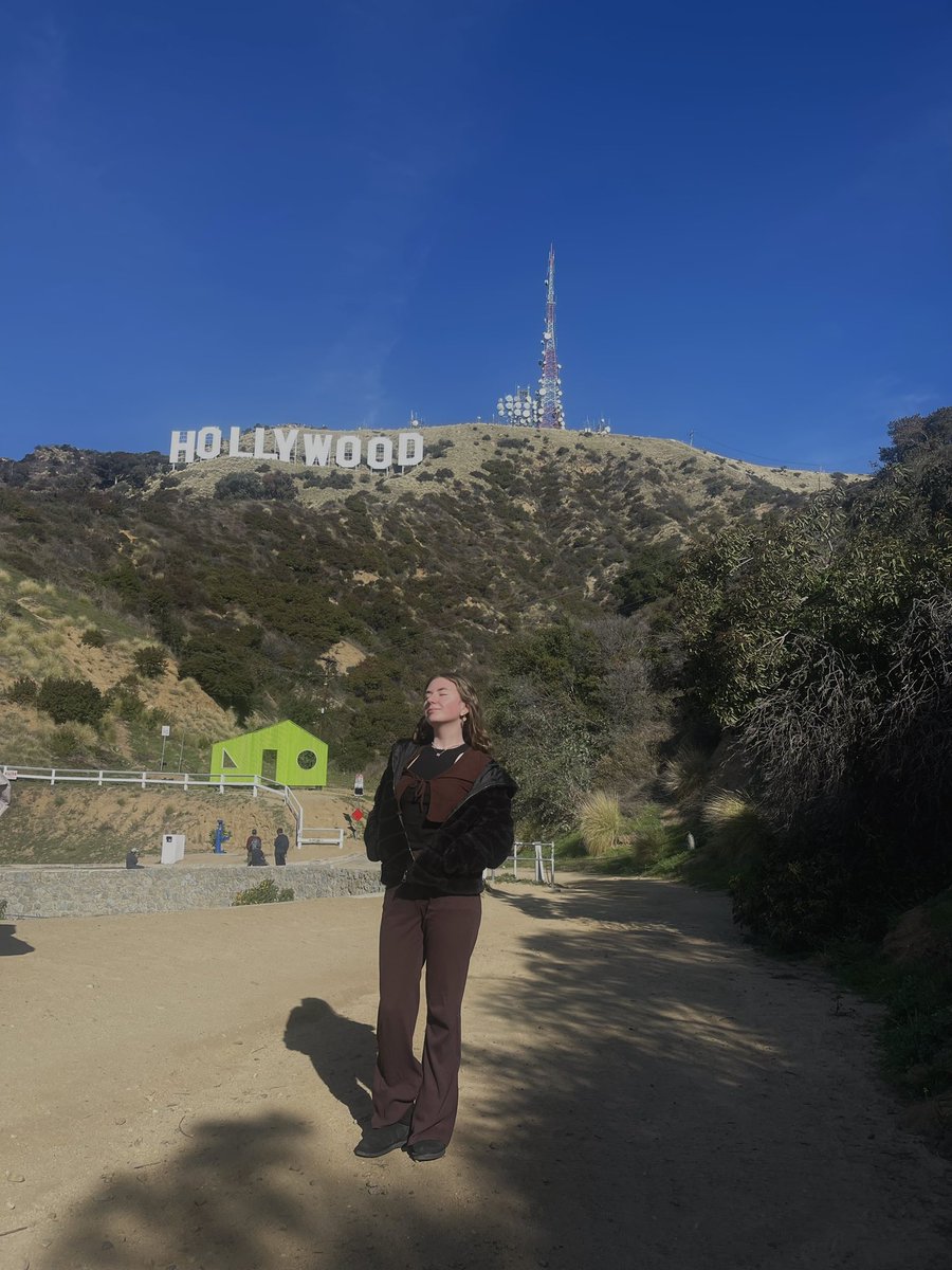 Mamá pellízcame que estoy viviendo el sueño.