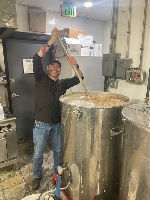 TheHonorBell's tweet photo. We had a great time brewing up the batch of Honor Bell Hazy IPA for the twisted fundraiser on Friday, February 2nd from 4:00 to 7:00 at the A Bit Twisted Brewpub &amp; BBQ in Aurora.

Mark your calendars and we'll see you there! https://t.co/XDMrasnGc7