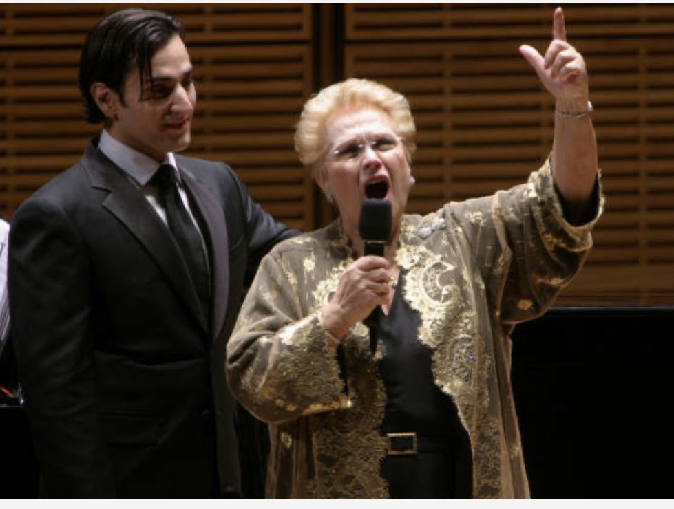 Happy Birthday to my mentor - a true legend - a formidable force in the world of opera - the great Marilyn Horne!  Pictured here in 2007, Carnegie Hall.  #marilynhorne  born January 16, 1934