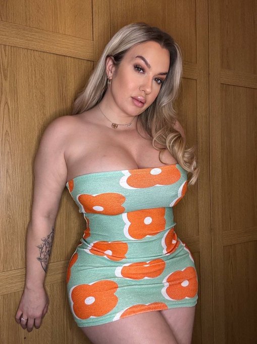 If you want to cum click here ⬇️  https://t.co/wczP1KRI8z https://t.co/sNc3Ab8GL7