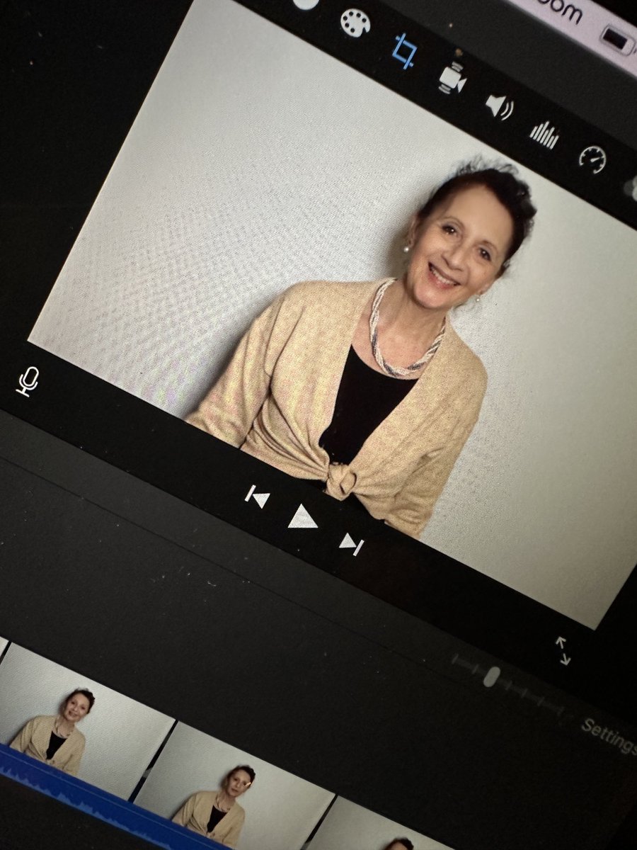 debsleightaylor's tweet photo. Busy night tonight! 🧡
Had a great on-line self tape lesson with @mixingnetworks then had to do a tape
#grateful #alwayslearning #actor #tv #film #casting #castingdirector #castingassistant #castingassociate #writer #director #producer #selftape #actress @eaglestonemanag https://t.co/VKq2erjAHy