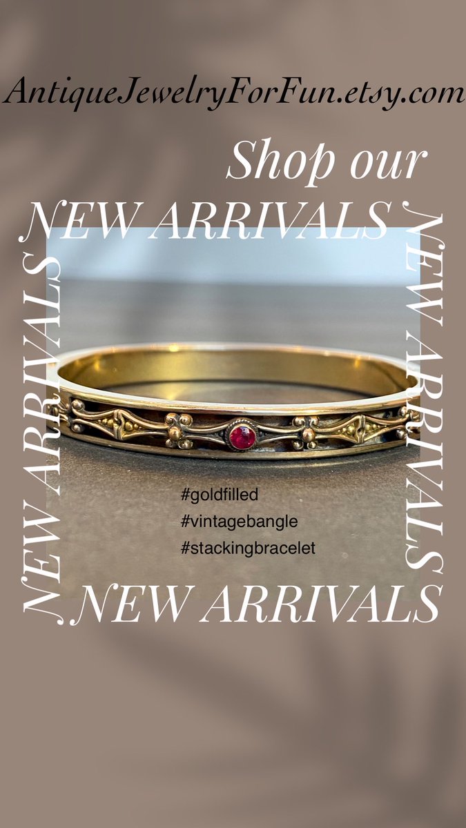 #goldfilled #vintagebangle #stackingbracelet #antiquejewelryforfun #etsyshop etsy.com/listing/164438…