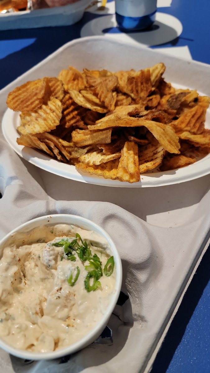 MyTQuinn08's tweet photo. Ok @TMobileArena 😋 These spicy kettle chips with french onion dip were a nice addition to Neon Eats. https://t.co/4bilveqTAE