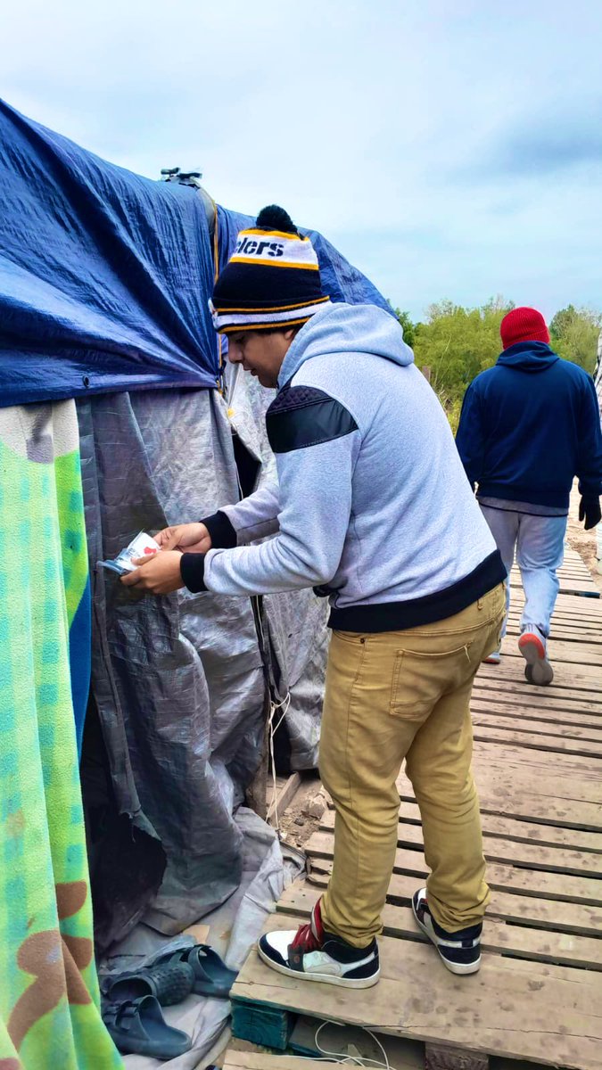 SidewalkSchool's tweet photo. UPDATE: Most of the residents at the Matamoros encampment have left to indoor shelters because the temp is expected to drop in the 20s tonight. Also, the Sidewalk School staff went to all 3 camps in Reynosa giving out donations and giving directions to indoor shelters. https://t.co/qHLfFScVoH