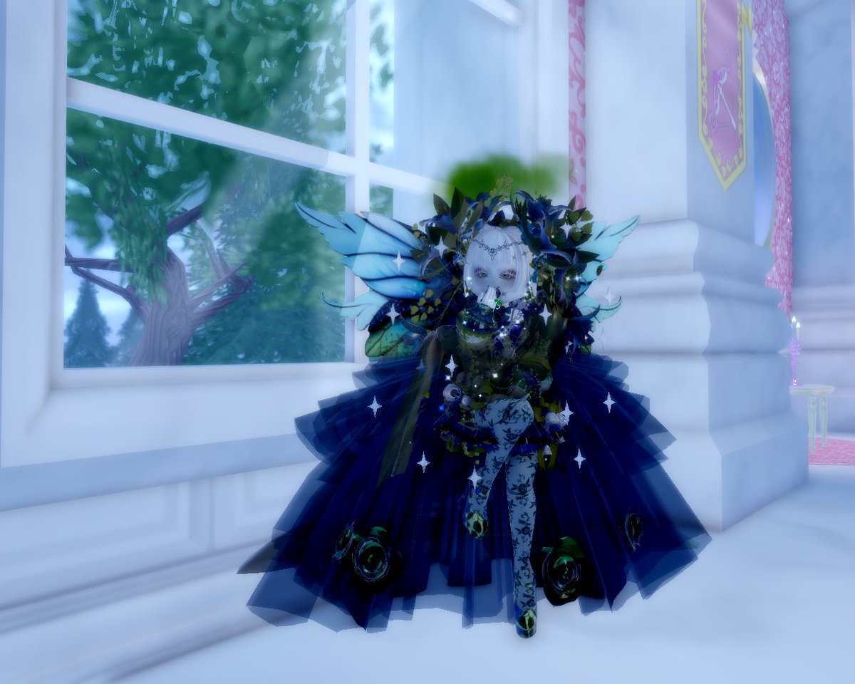 V0idFa1ryz's tweet photo. *When the evergreen forest glows a new fairy has been born~🌲* #roblox #royalehighcampus3 #royalehighcrosstrade #royalehighglitterfrost #RoyaleHighNewSet #royalehighdorms #royalehighset #springhalo #TREASURE #royalehighdiamonds @RoyaleHighValks https://t.co/KTxcANJTcB