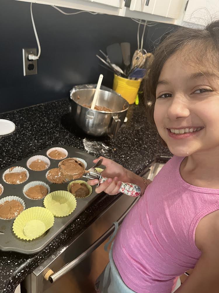 Sulzman3rdGrade's tweet photo. More E-Learning pics! So grateful for amazing parent support with these days @HarveyOaksElem #BeAnEngineer #FractionsWithBaking #BoardGameInventors #Proud2bMPS https://t.co/KE5yIJd9zX