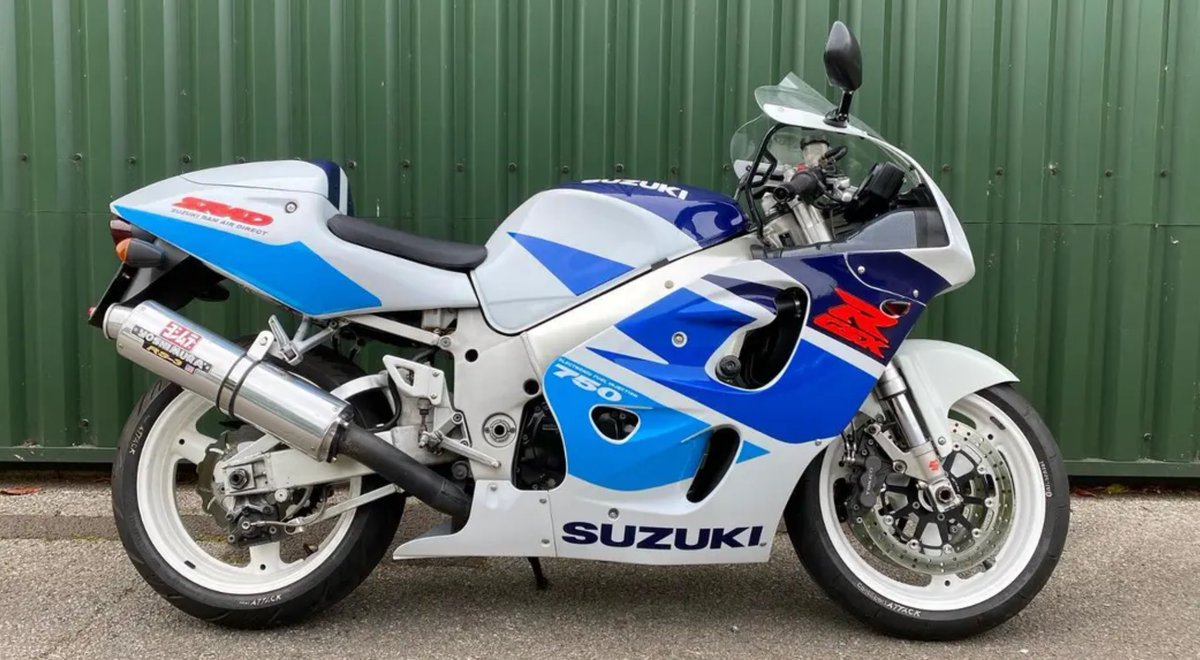 🅲🅷🆁🅸🆂 tweet media