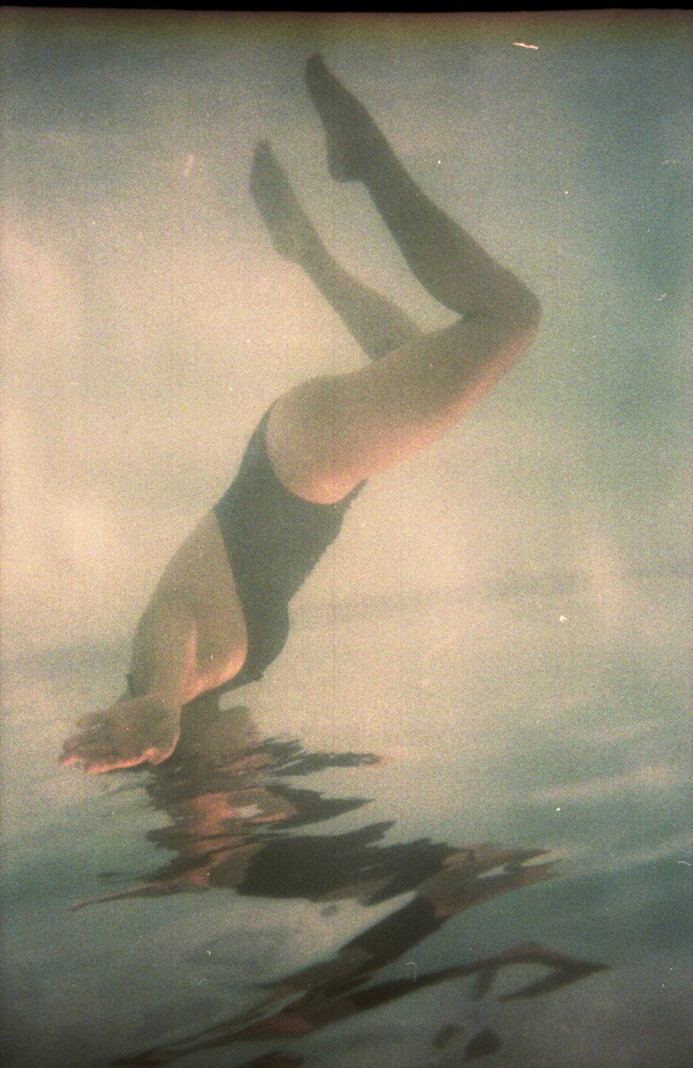 Sometimes you just need to dig deep into your soul. Unplug. Is this really possible? It this still a choice? - <a href="/publicdmnvenus/">publicdmnvenus - gabriela</a> - 

From my curation DIS/Connected on <a href="/joynxyz/">Joyn</a> ✨