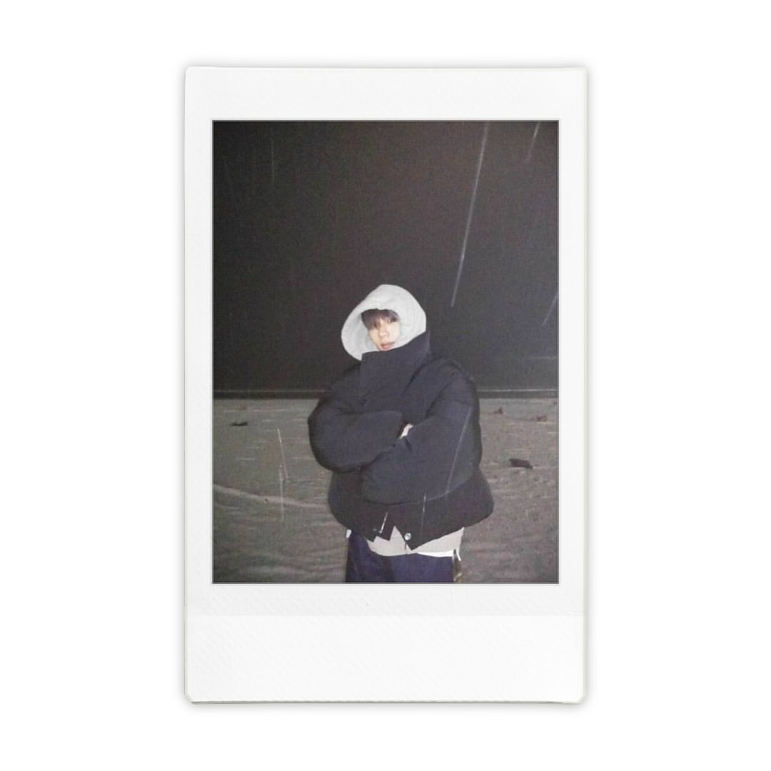 Suohtaro's tweet photo. Through the lens of Taro’s Polaroid cam, moments become a simple snapshot, which was a high value moment. https://t.co/yOyi6S92eF