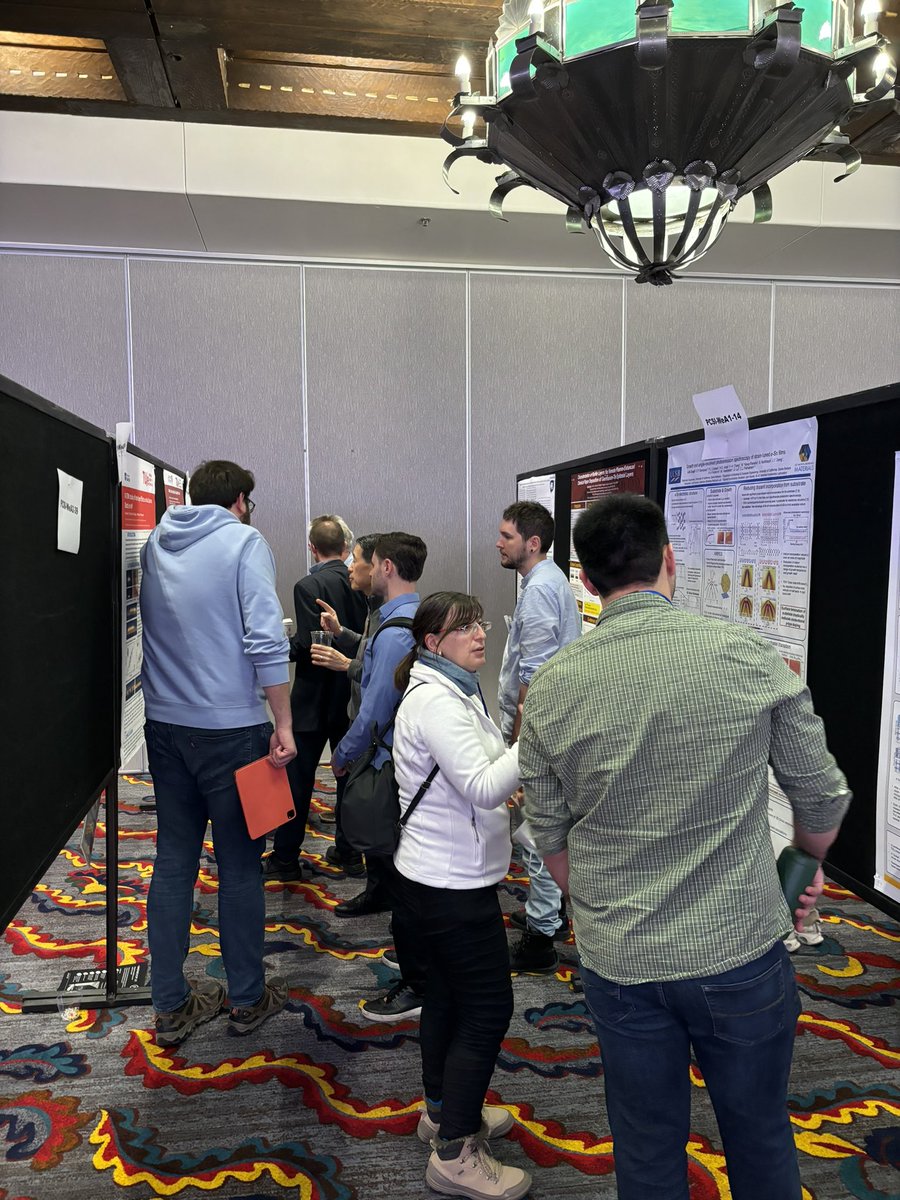 HeatherKorff's tweet photo. #PCSI49 Good interaction taking place at the poster sessions. @AVS_Members https://t.co/zzeBiYldYE