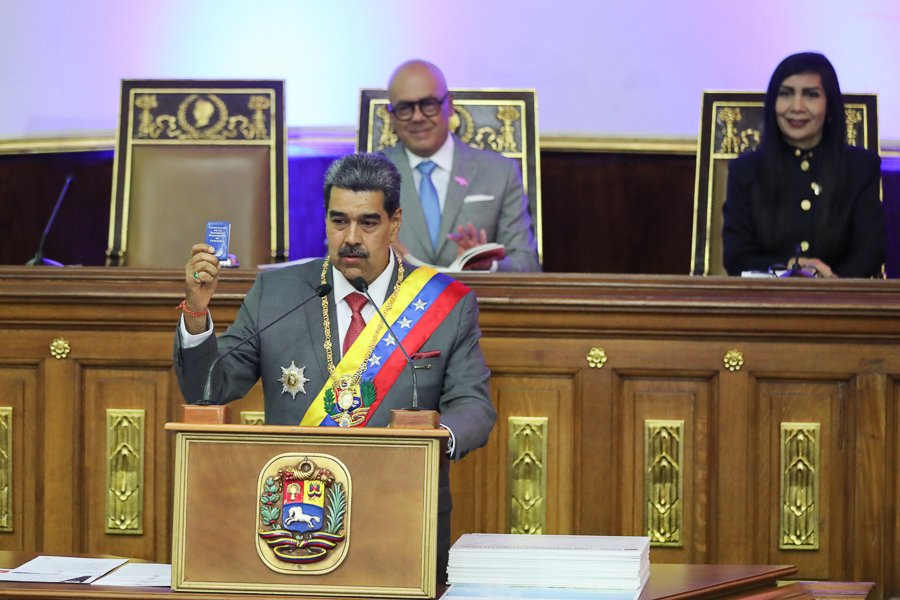Ante la Asamblea Nacion Presidente @NicolasMaduro, traza siete objetivos para acelerar el proceso de transformación que requiere Venezuela con miras a convertirse en un país potencia. @delcyrodriguezv @WBenavides_MRT @TupamaroMRT