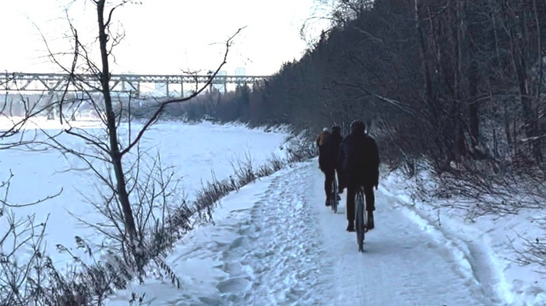 The Cold City Classic is a 12-hour outdoor winter ride in Edmonton, Canada to raise funds for those experiencing homelessness. This year it takes place on January 20: coldcityclassic.com/about ❄️🚴❄️🚴‍♂️❄️🚴‍♀️❄️ Do you also ride for a cause? Let us know when and where! #wintercycling