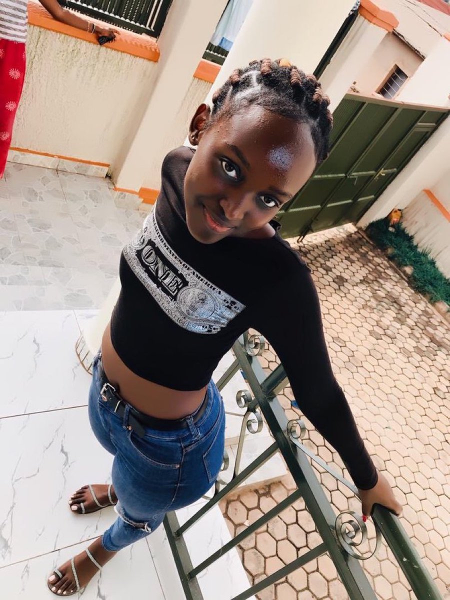 UtdSlair's tweet photo. I have a beautiful girlfriend 
Haters will say I don’t know her 😭😭💀 https://t.co/SSm8pMi7dD