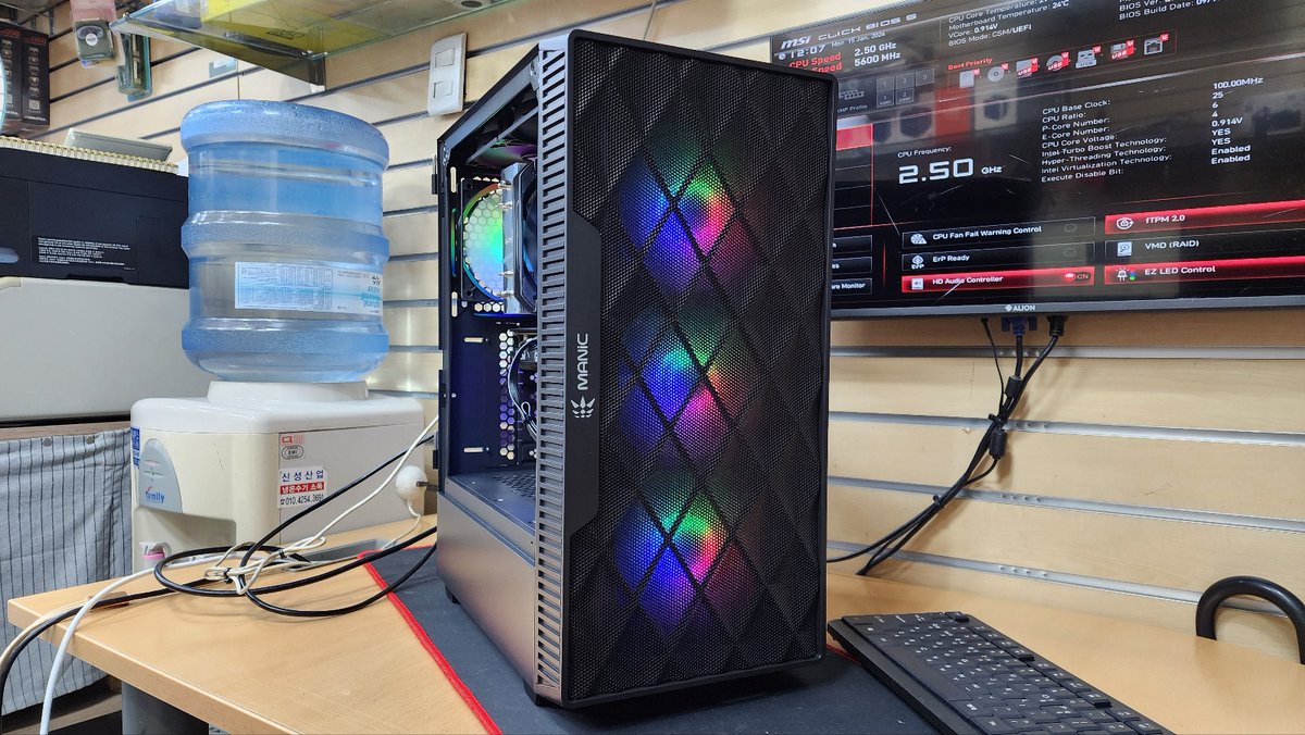 dohwicom's tweet photo. i5 13400F+RTX 4060 게이밍 PC 조립 사진입니다
SSD로 4TB SSD로 요청하셨는데 이 정도면 웬만한 자료나 게임 저장용으로 충분하지 않을까 하는 생각이 드네요
도휘컴 문의 카카오톡 오픈채팅 상담방 https://t.co/RcYMyk6GQc
#도휘컴 #게임용PC #게이밍PC #13400F #RTX4060 https://t.co/4XCUh4AbGA