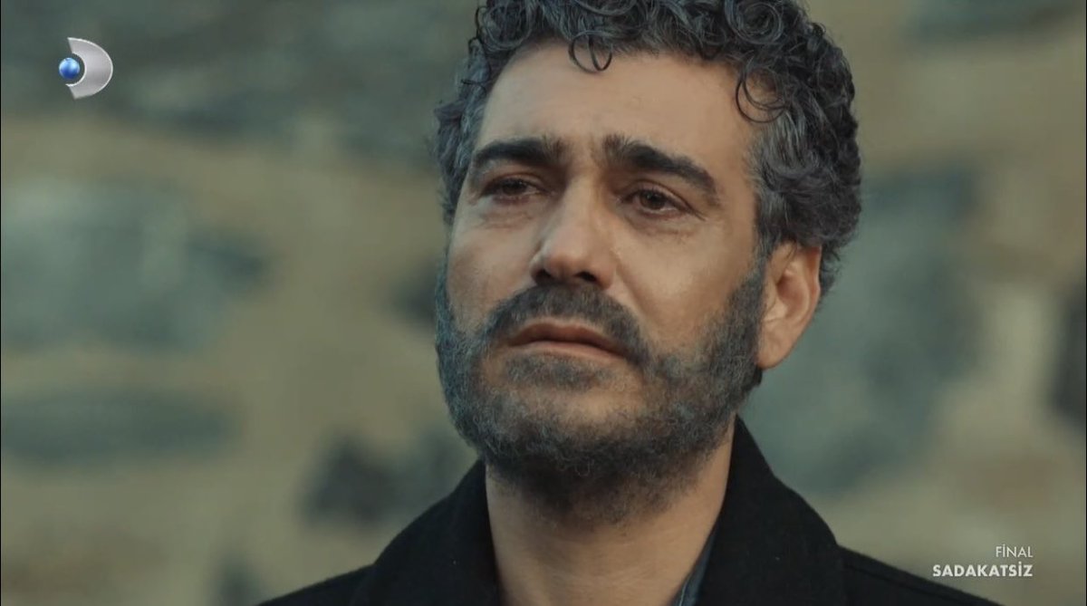 Se quedo sin nada, un final justo para un personaje como Volkan Arslan #TraicionadaTv 
Gran actuación de #CanerCindoruk