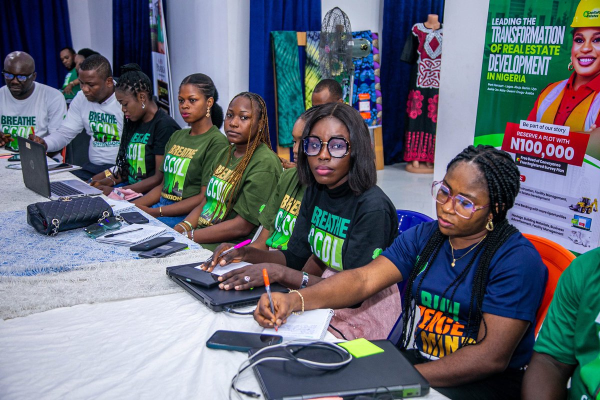 capcitydev's tweet image. Empowering visions, strategic insights, and team synergy – Capturing the essence of our successful management retreat. 

#TeamBuilding #StrategicLeadership #ccdl #insight #empoweringpeople