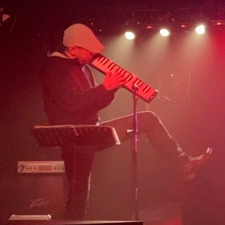 何世紀分もの八月が… tweet media