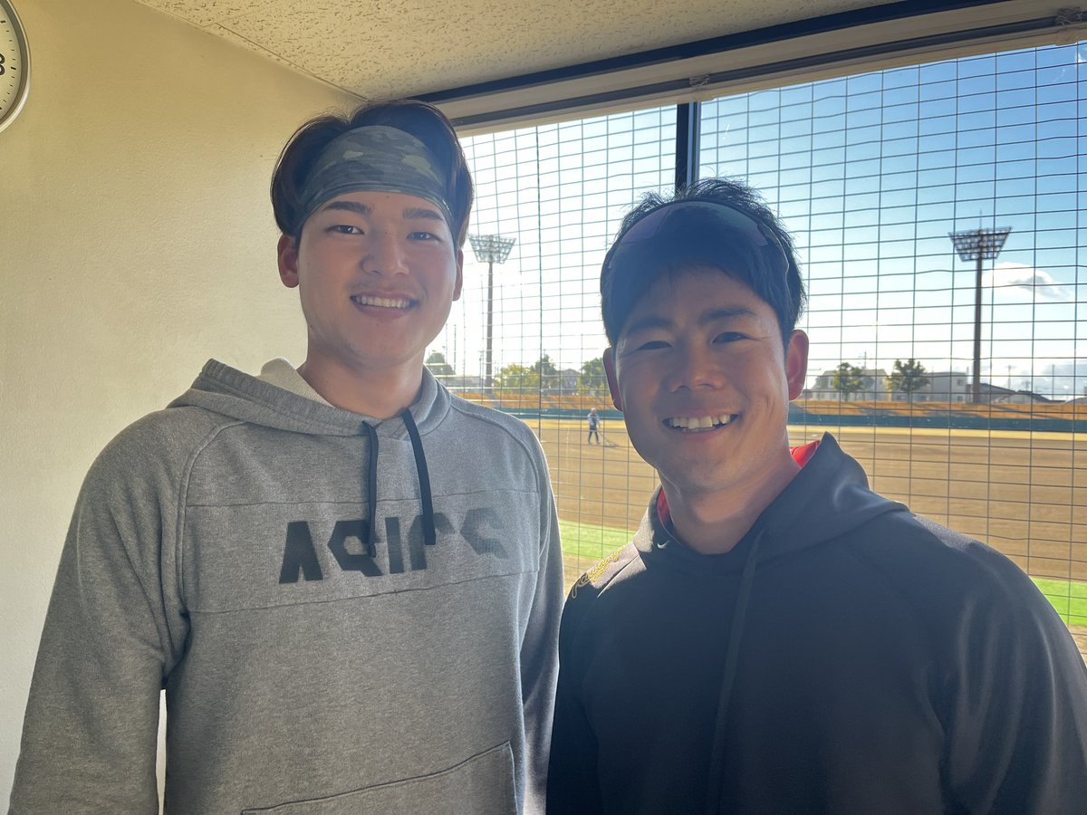 takahiro_nagao_'s tweet photo. #石川昂弥 選手の自主トレお手伝いしてきました👏またnoteでレポートします！

マッチ （#松田亘哲 さん）も大活躍してました💨明日のトークショーよろしくね！ https://t.co/1LEKprOp2J