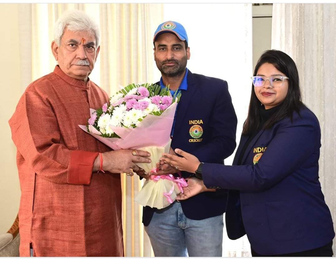 sarfrazmir7's tweet photo. The Hon'ble Lt. Governor congratulated Sh Sayed Aziz Captain, Indian Divyang Cricket Team, for his remarkable achievements at the National and International sports arena. @AmitShah @diprjk @PMOIndia @PoonchDm @yasinc_ias https://t.co/I5rdCwI5CT