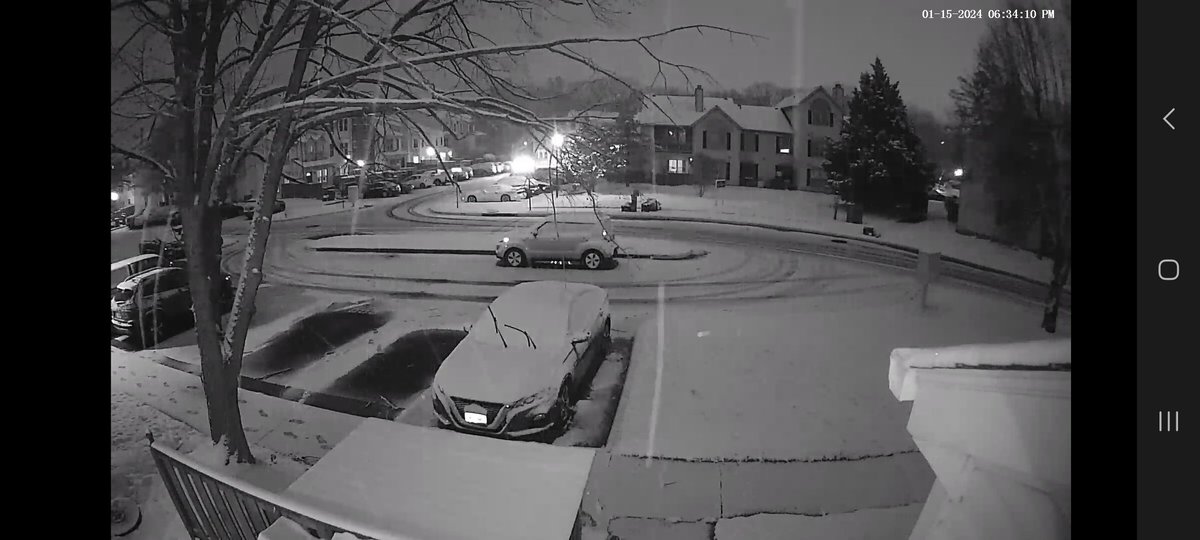 StevePooly's tweet photo. WE GOT SOME SNOW.....!!! (I HAVEN'T TWEETED IN YEARSSSSS) IS ANYONE READING MINE?!?!?! https://t.co/PucqJOqThj