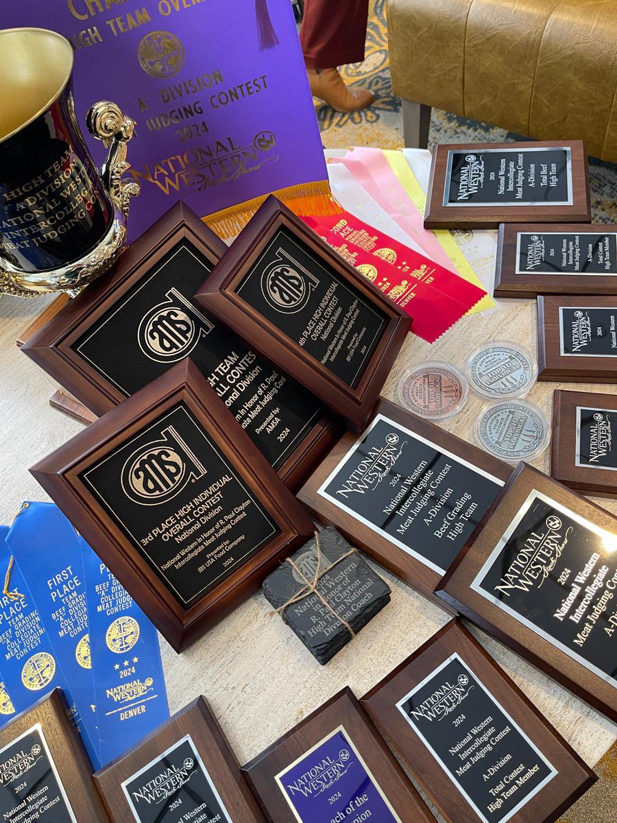 ausmeatjudging's tweet photo. The Australian ICMJ team has been crowned champion team - national division at the National Western Meat Judging competition in Denver, Colorado! Great work Aussies! 🇦🇺 🏆🤩
#icmj #meatjudging #champions https://t.co/Ui3ARHnbxL