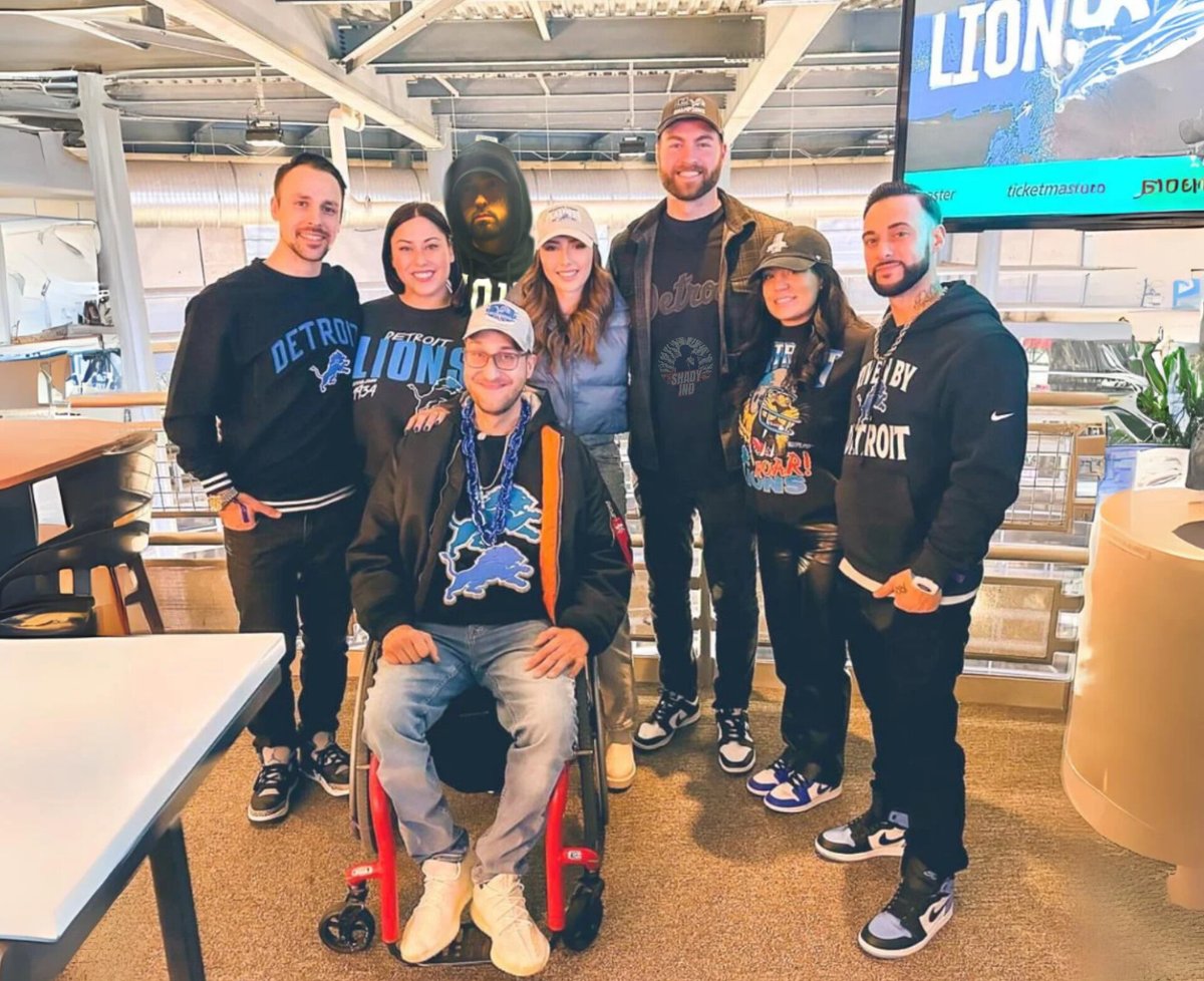 📸 Eminem with his family.👨‍👧‍👧 
#LARvsDET