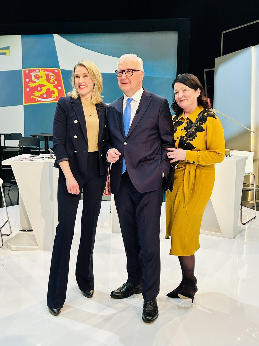 AnnikaSaarikko's tweet photo. Hieno Ylen tentti, @ollirehn. Kokemus näkyi. Arvot kirkkaana. Viisautta paljon. Alun puhe suomalaisia silmiin katsoen. 
Jokaisessa ehdokkaassa jotain hyvää. Minulle Olli on sydämen valinta. Humaani demokratian puolustaja, isänmaallinen ihminen. 
Oleellista on kyky yhdistää. https://t.co/eKmhBwYz4i