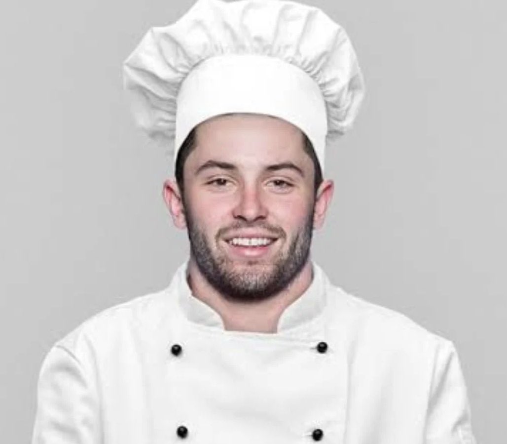 interestingbath's tweet photo. @wsutrackster knock knock. 👨🏻‍🍳 https://t.co/ggrHsCXk0O