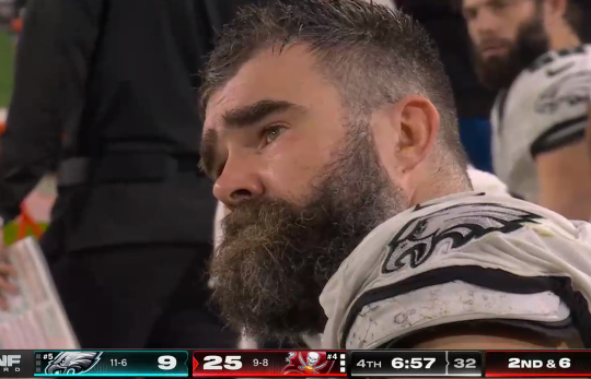 PoeticCarolina's tweet photo. I'm not crying, you're crying.

if this is his last season, Jason Kelce sure didn't deserve a farewell like this.

@newheightshow @JasonKelce https://t.co/CA4qUyjiWL