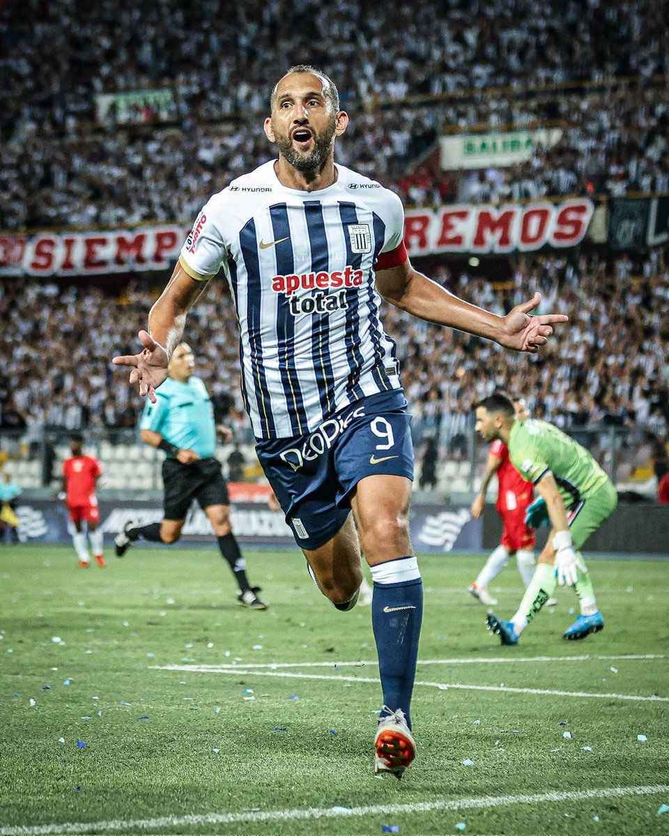 marcelshoot's tweet photo. Doblete de Hernán Barcos frente a Once Caldas en la noche Blanquiazul.

📸 @marcelshoot 

#alianza #AlianzaLima #estadionacional #NocheBlanquiazul2024 #barcos #Restrepo #waterman #serna #arregui #marcelshoot https://t.co/9OdKqkOpuk