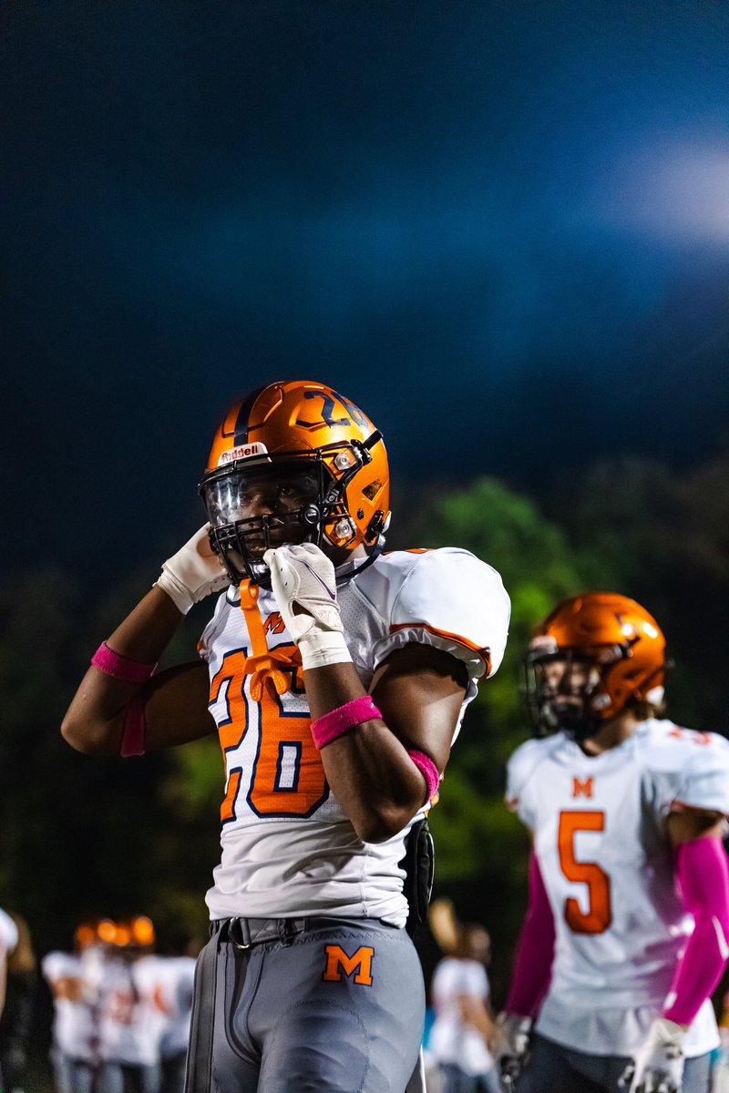 mylesulit's tweet photo. Check out My Senior Season @Lancer_Recruit @lancer_footbal 
hudl:https://t.co/Jnt0zJWTTr https://t.co/IaNM8MwEpq
